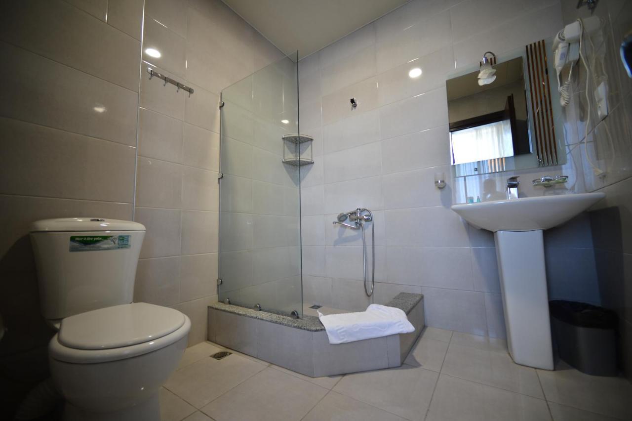 Green Hotel Batumi Zewnętrze zdjęcie